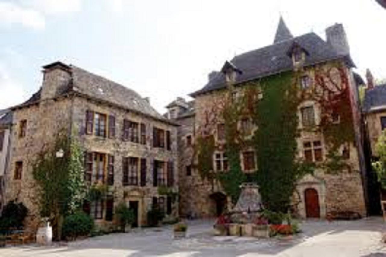 Hotel Bouloc Gabriac  Extérieur photo